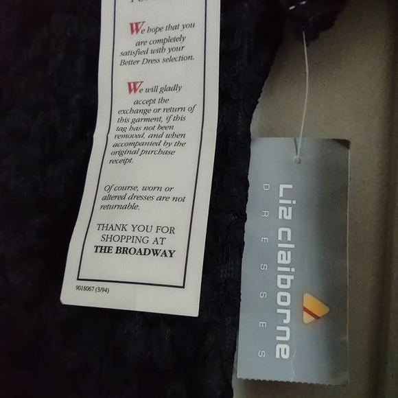 Vintage black lace dress size small - Picture 10 of 12